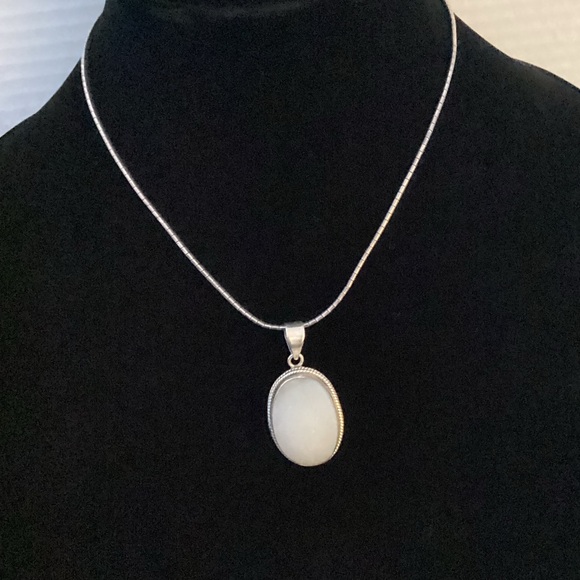 Jewelry - Vintage 925 17” necklace with vintage 925 sterling and Druzy stone pendant